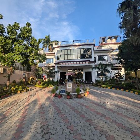 ホテル Kishori Vatika Ramnagar  エクステリア 写真