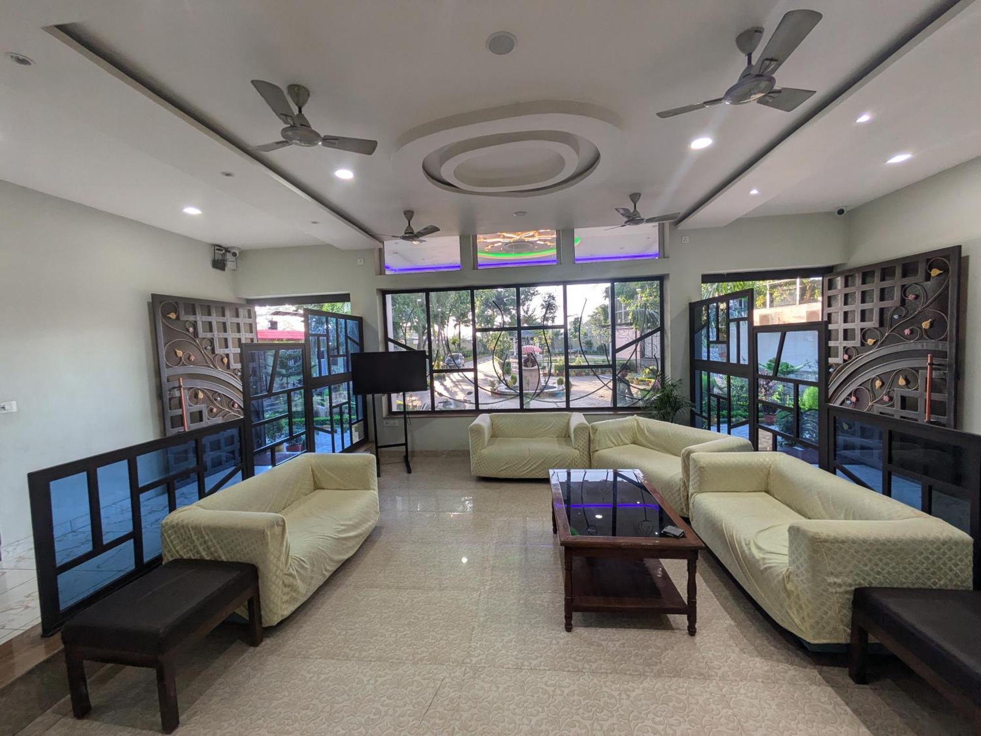 ホテル Kishori Vatika Ramnagar  エクステリア 写真