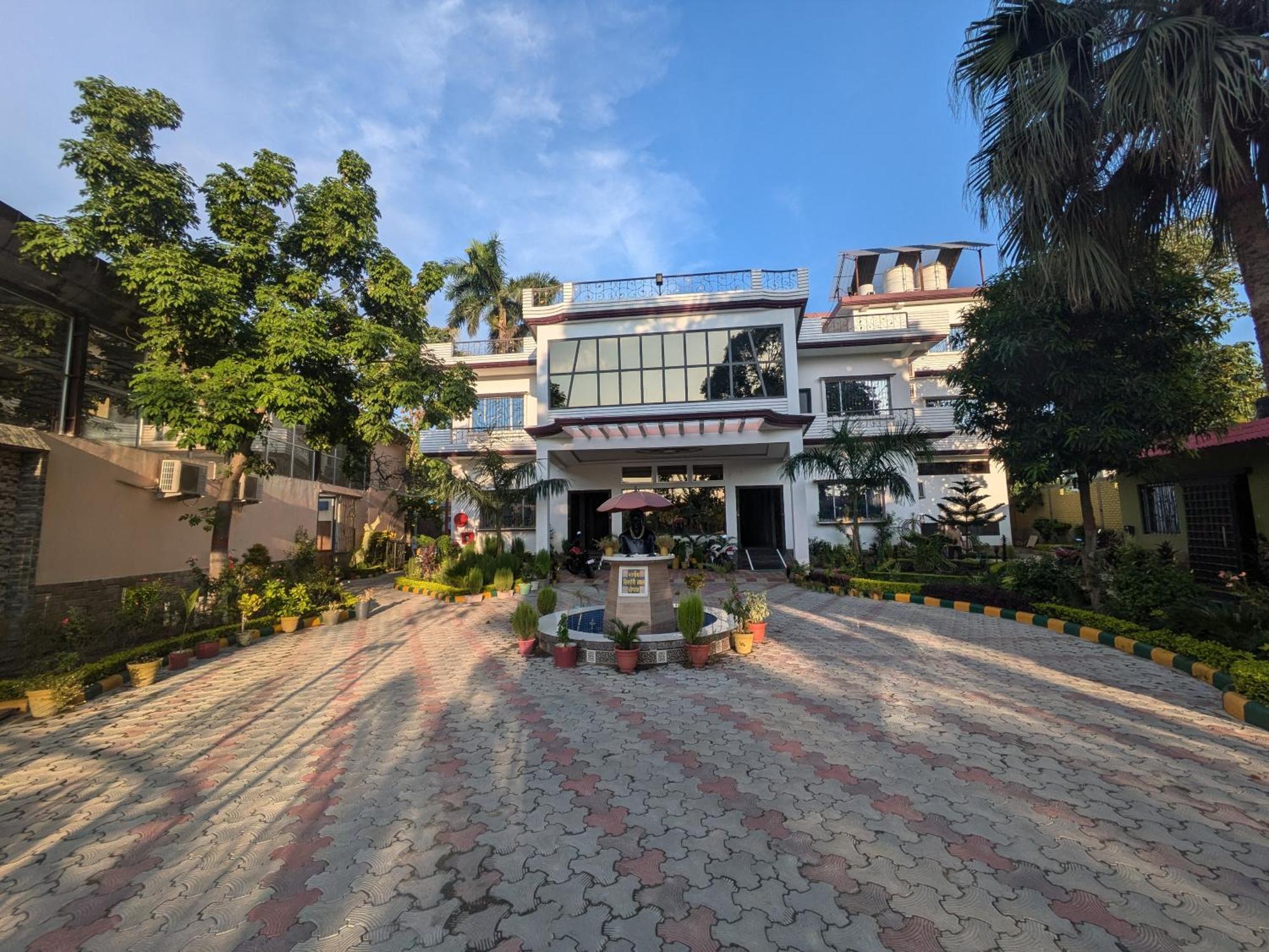 ホテル Kishori Vatika Ramnagar  エクステリア 写真